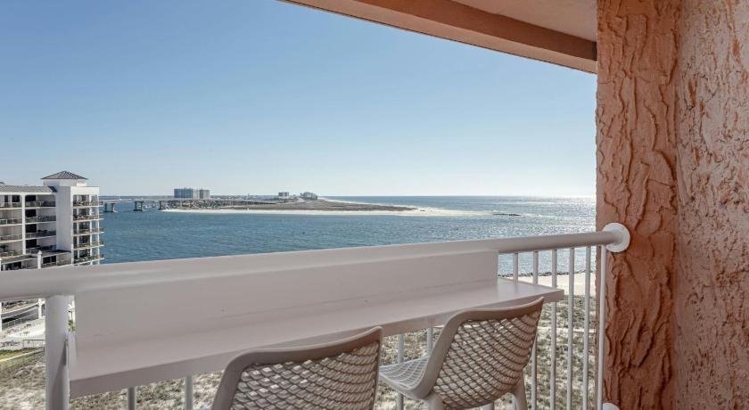 Image of Standard Queen Room with Two Queen Beds and Coastline View 1