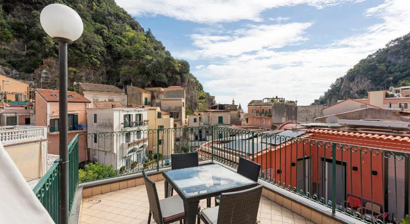 Ce Tour - Casa Cetara Centro 1