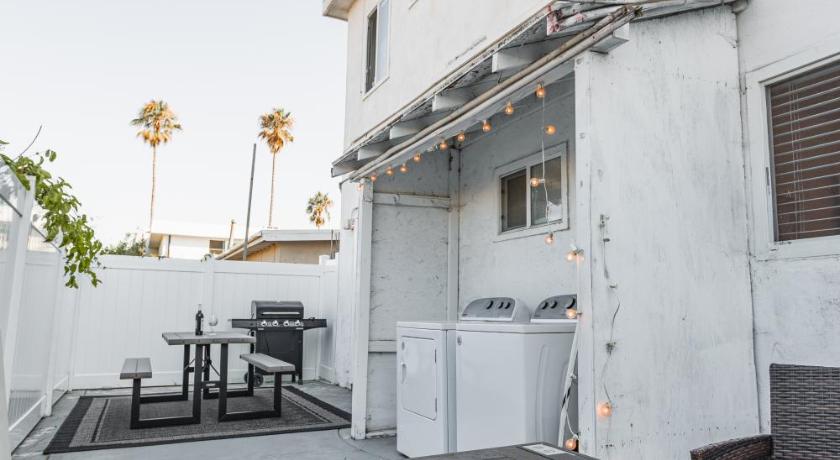 2bd Suite Steps To Beach! - Private Patio & Grill!