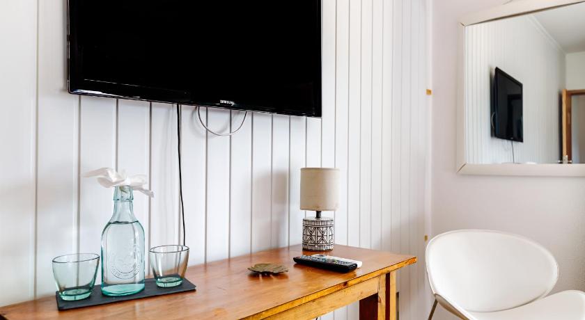 Sublime Sun & Van by Meco Stays - image 10