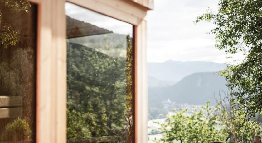Oberplunerhof Luxury Chalet Woods