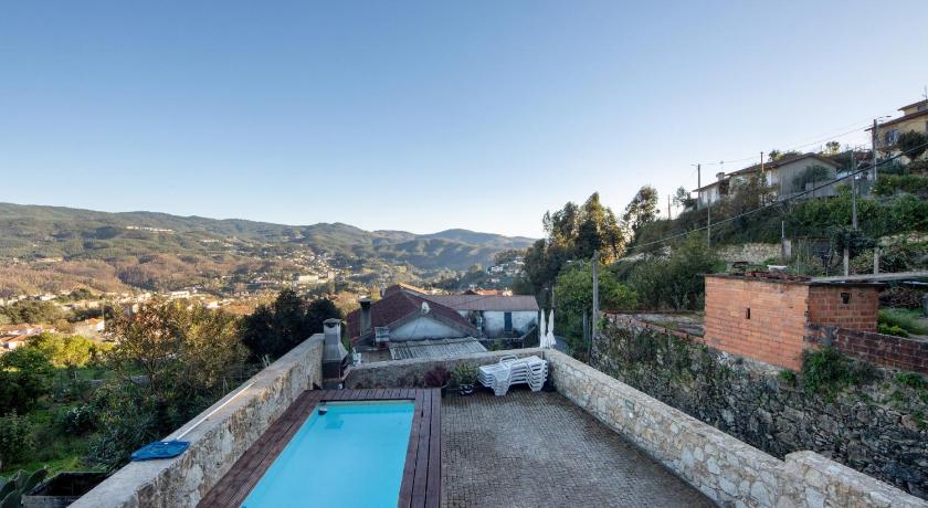 Casa de Campo com Olhar a Montanha