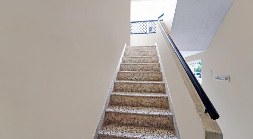 Collection O Senthamizh Residency – Chennai, IL
