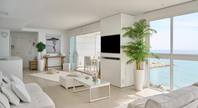 Luxury Apartment on the Beach