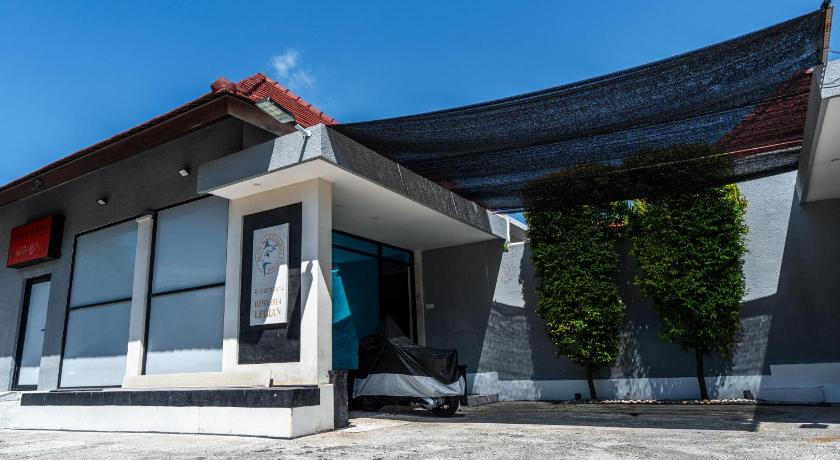 Blue Marlin Villas Legian - image 4