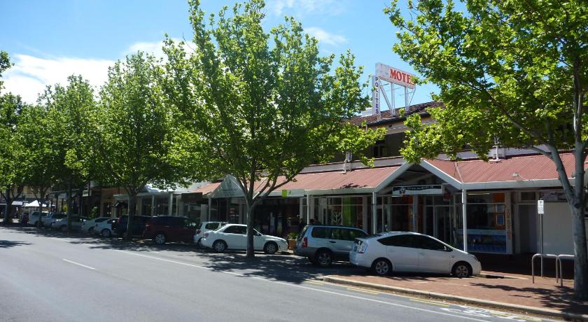 Adelaide Travellers Inn Backpackers