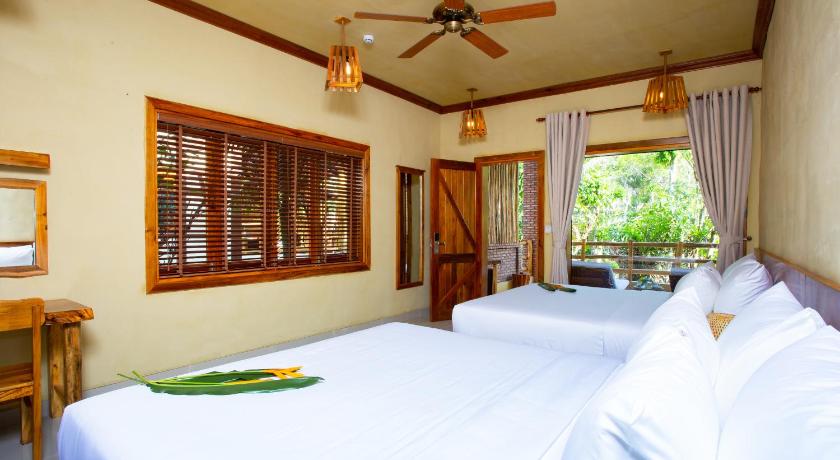 Image of Deluxe Triple Room 3