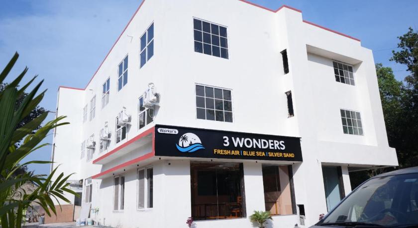 3 WONDERS Tarkarli Hotel and Restaurent