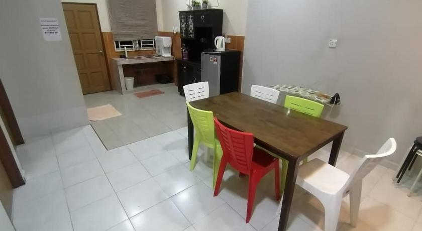 Image of Three-Bedroom House 3