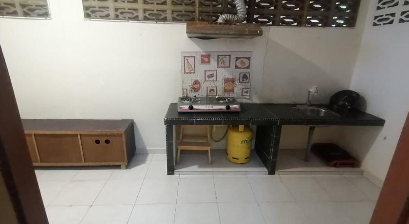 Image of Three-Bedroom House 10