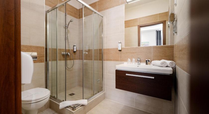 Image of Superior Twin Room 6