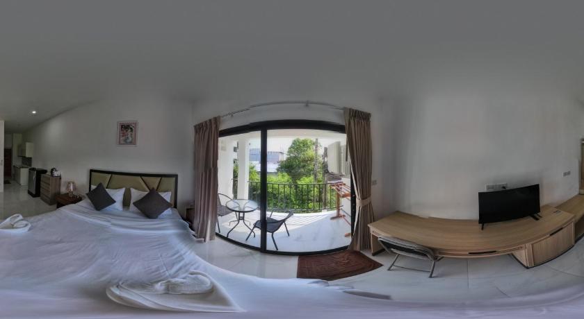 Image of Deluxe King Room 4