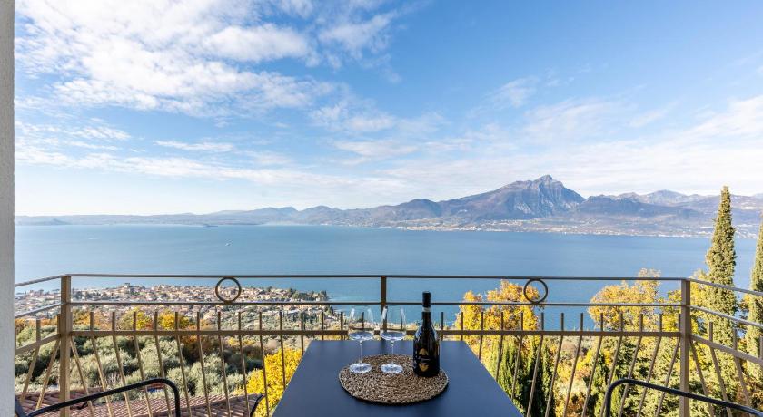 Casa Serena Lake View