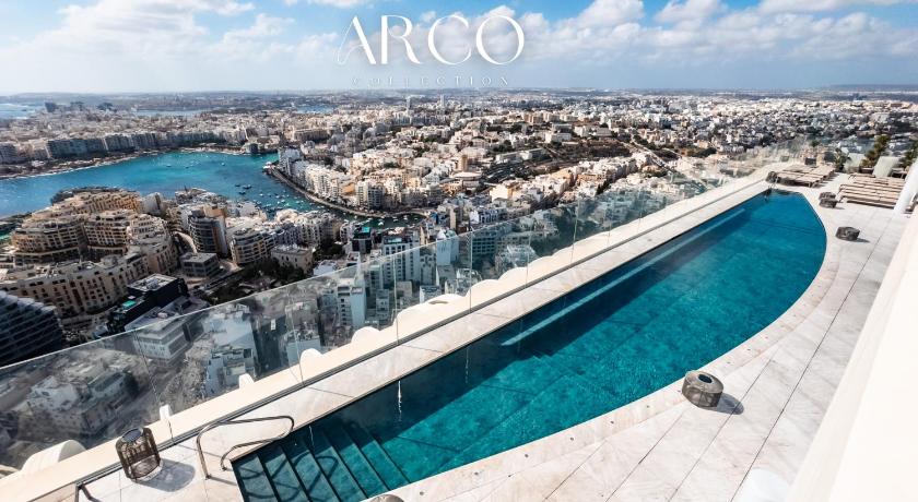 Luxury Little Gem Mercury Tower w Rooftop Pool By Arco Collection