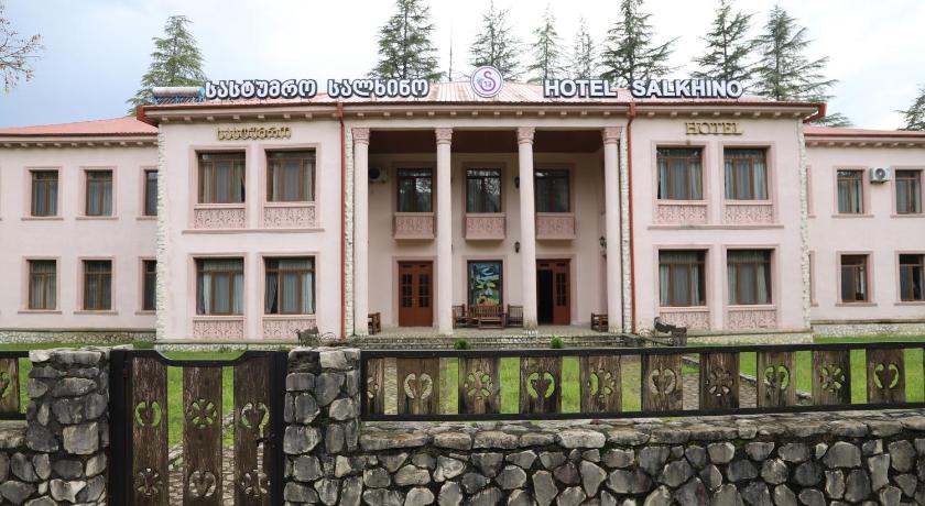 Hotel Salkhino