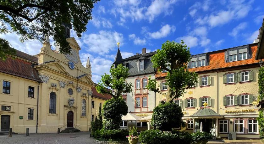 RomanticHOTEL Goldener Karpfen - das kleine, feine Grandhotel direkt in der Altstadt