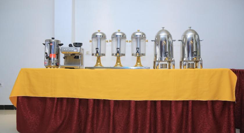 yellow apple hotel - image 8