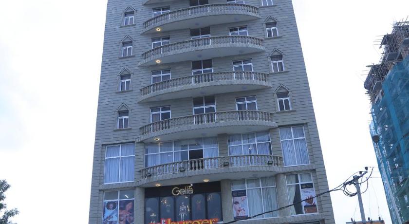yellow apple hotel - image 9
