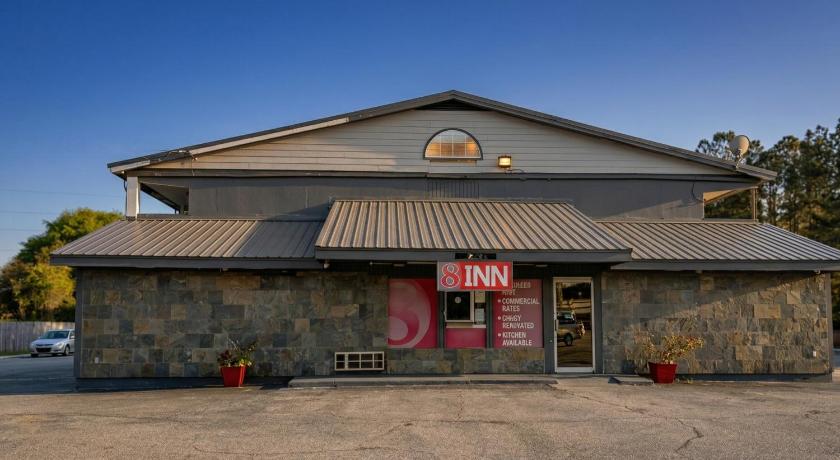 8 Inn By Capital O Americus US 19