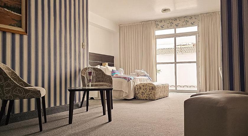 Image of Deluxe Suite 0