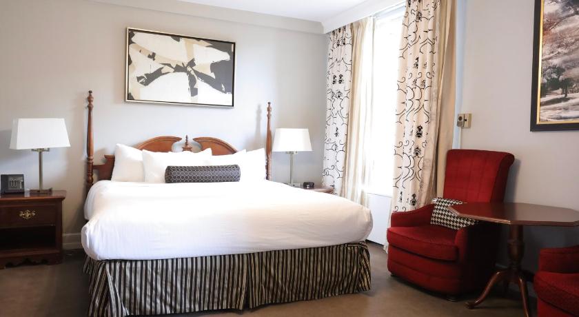 Image of Standard King Room 0