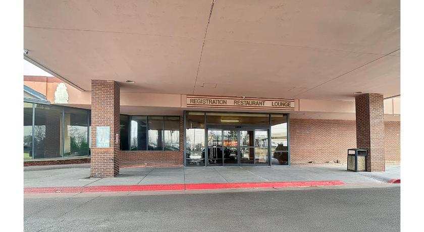 OYO Airport Inn - image 8