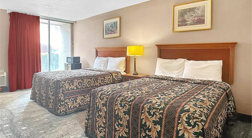 OYO Airport Inn - image 13