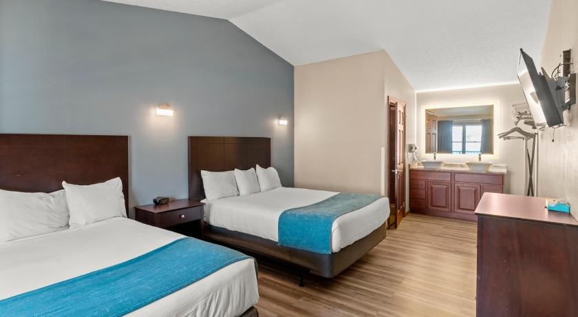 Edgewater Hotel and Suites