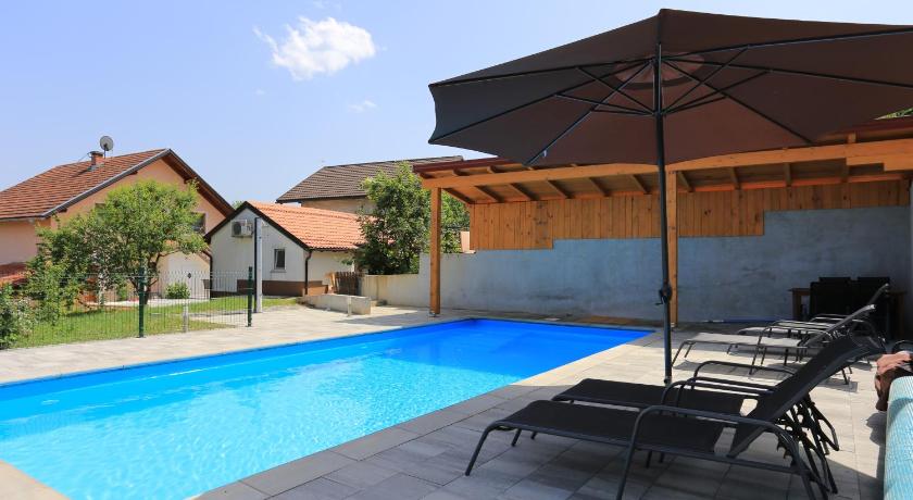 Apartments and rooms with a swimming pool Grabovac, Plitvice - 17531