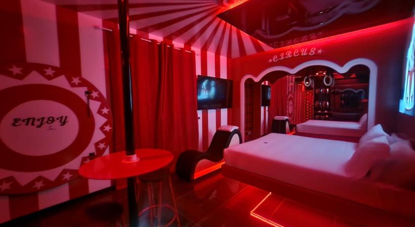 C rooms - Suite a tema con vasca - Motel Monza