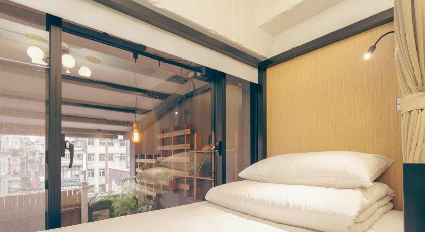 Image of Bed in 4-Bed Mixed Dormitory Room with Window 0