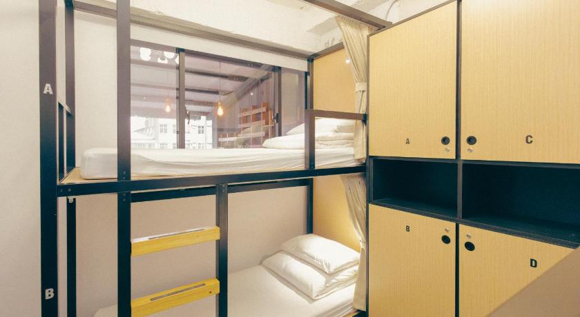 Image of Bed in 4-Bed Mixed Dormitory Room with Window 1