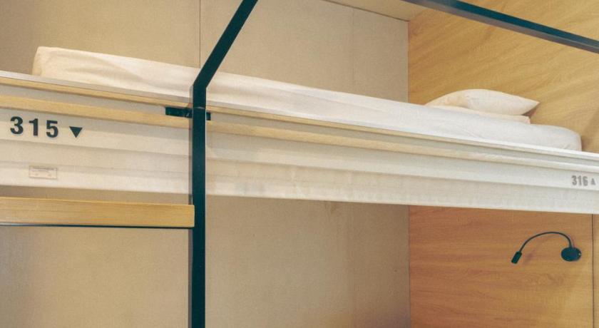 Image of Single Bed in Mixed Dormitory Room 6