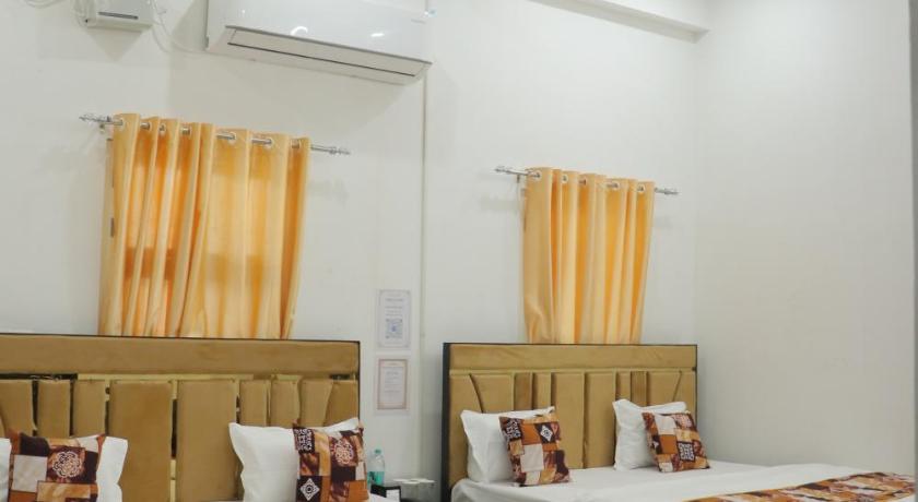 HOTEL SANT KRIPA STAYS - image 13