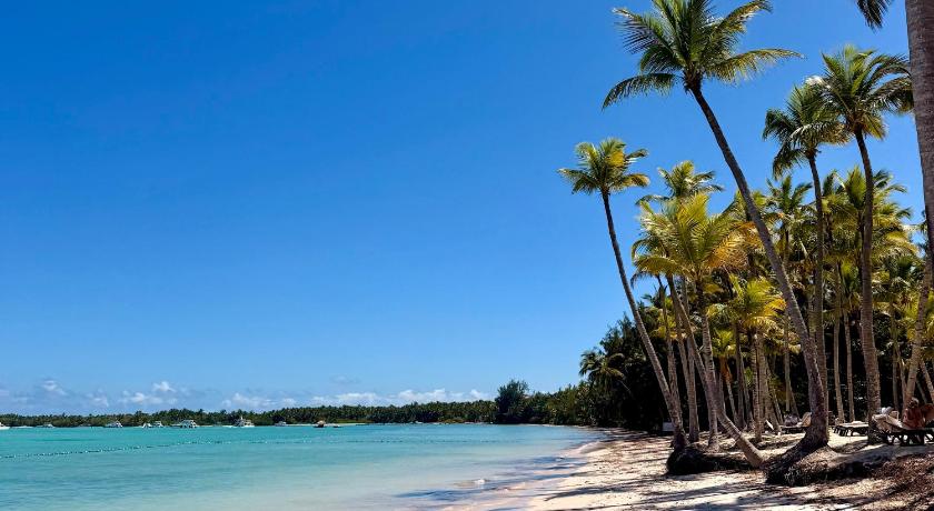 Exclusive Tropical 2 Bedroom Villa with Private Garden - Beach Access - Bavaro, Punta Cana
