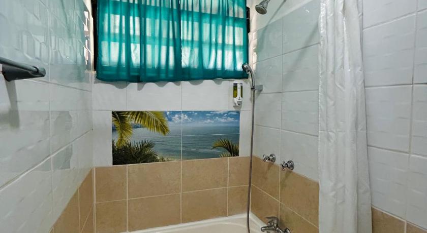 Image of Triple Room with Sea View 4