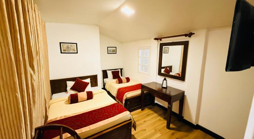 Little England Bungalow - image 36
