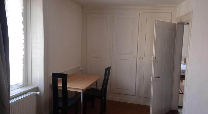 Photo of Chambre D - Agoda Discount Booking
