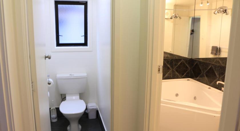 Image of One-Bedroom Apartment with Spa Bath 5