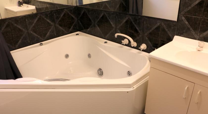 Image of One-Bedroom Apartment with Spa Bath 2