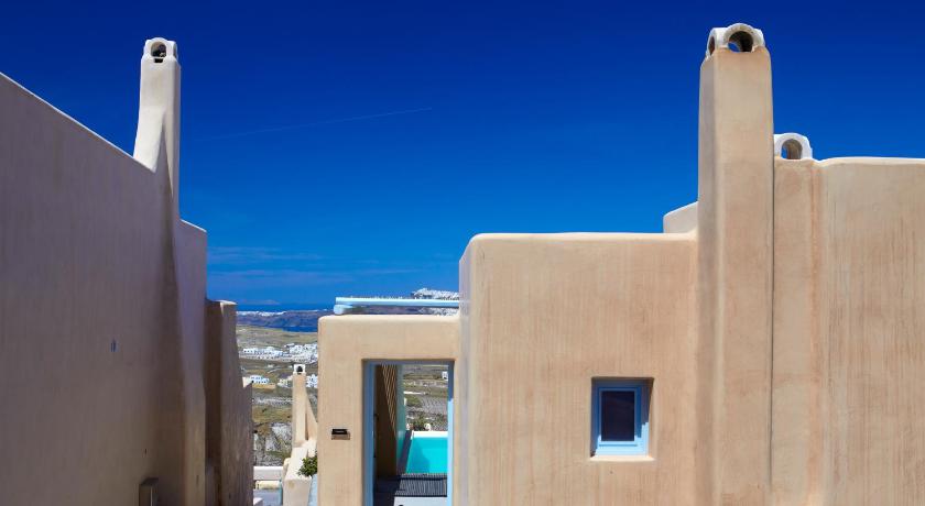 Voreina Gallery Suites photo