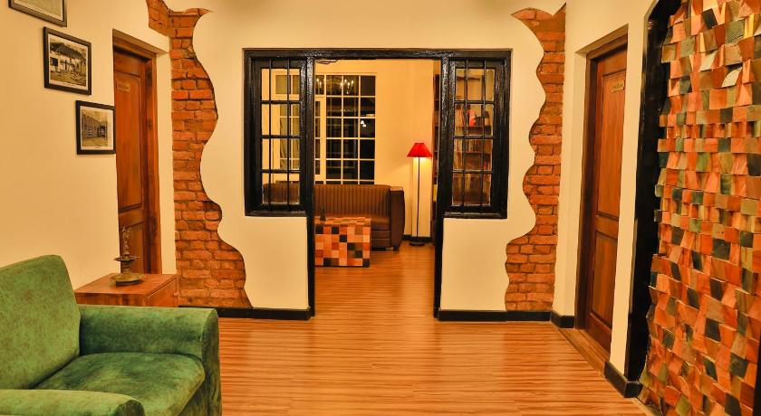 Little England Bungalow - image 5