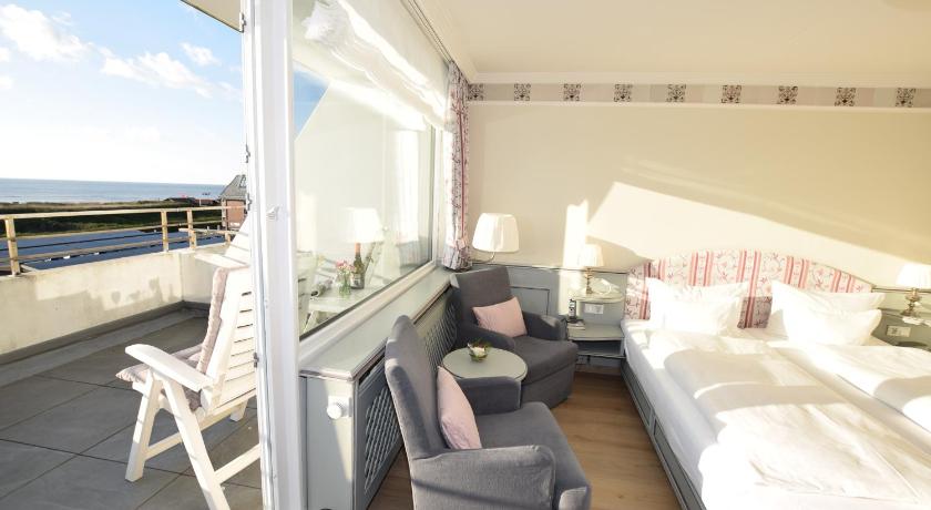 Image of Double Room with Balcony and Sea View 6