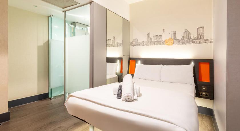 Image of Standard Double Room - no window 5