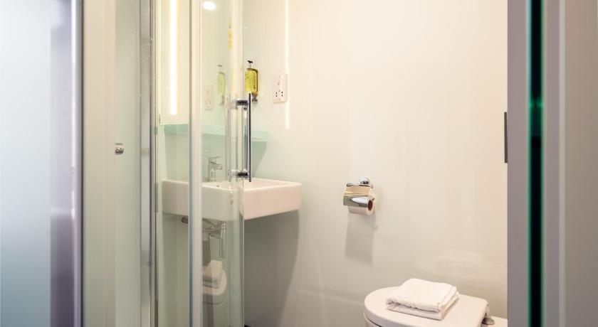 Image of Double Room with Window 10