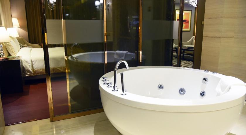 Image of Royal Suite 2