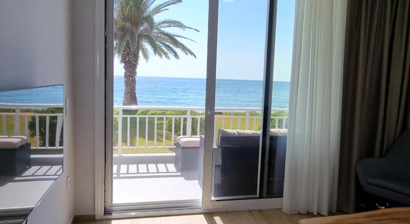 Seafront Bliss Apartment Skala Fourkas