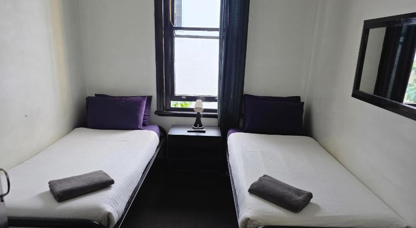 Image of Single Room with Shared Bathroom 0