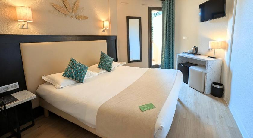 Image of Double Room - City Side 1