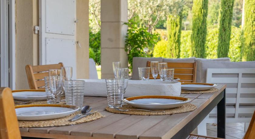Spacious Villa with Pool & A-C for 8 - Sea View - image 24